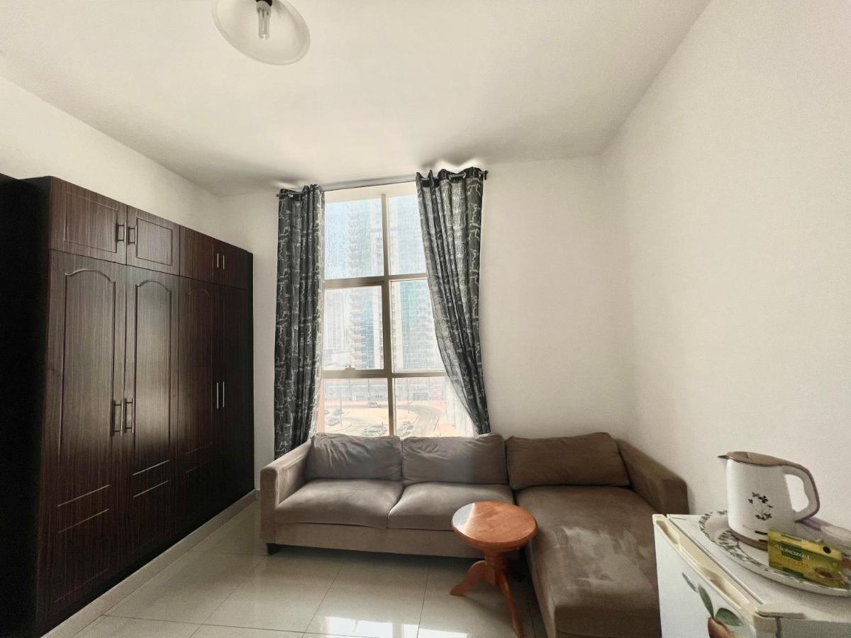 Private Room In 2Br Apartment Dubái Exterior foto